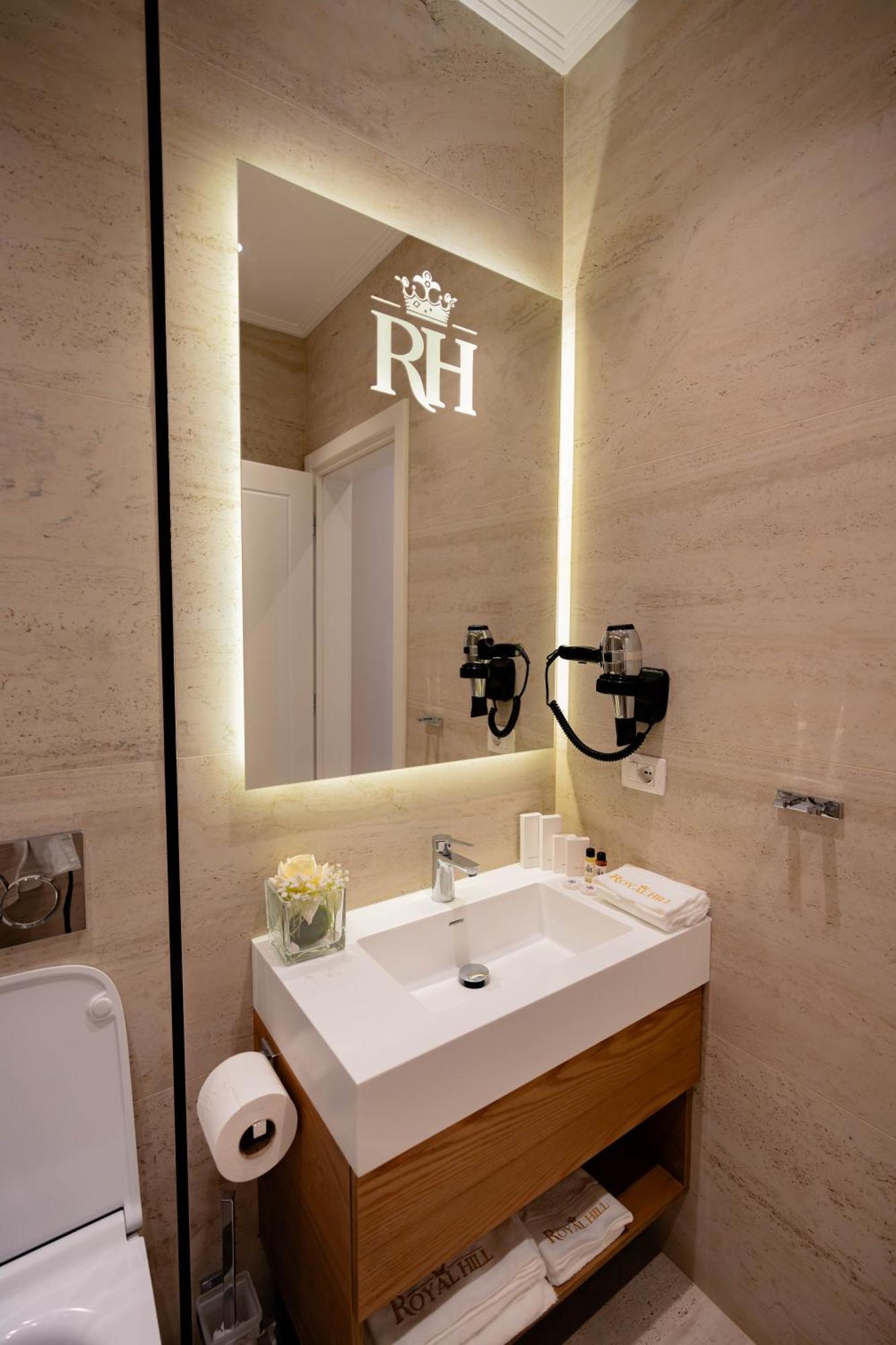 Royal Hill Hotel Vorë Zewnętrze zdjęcie