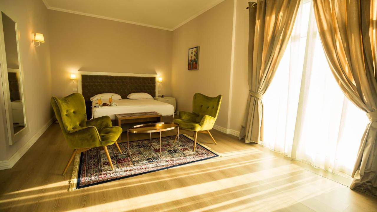 Royal Hill Hotel Vorë Zewnętrze zdjęcie