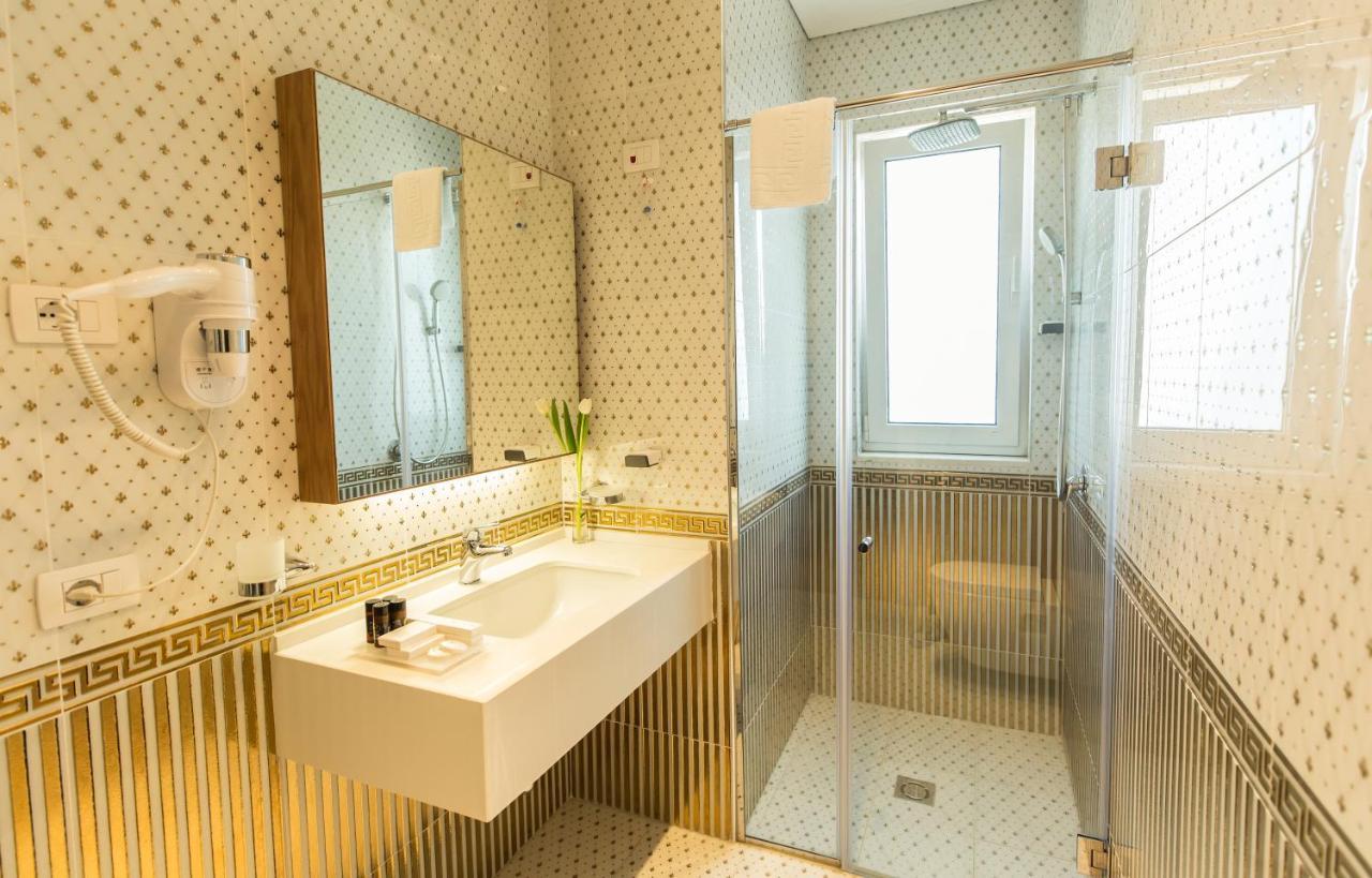 Royal Hill Hotel Vorë Zewnętrze zdjęcie