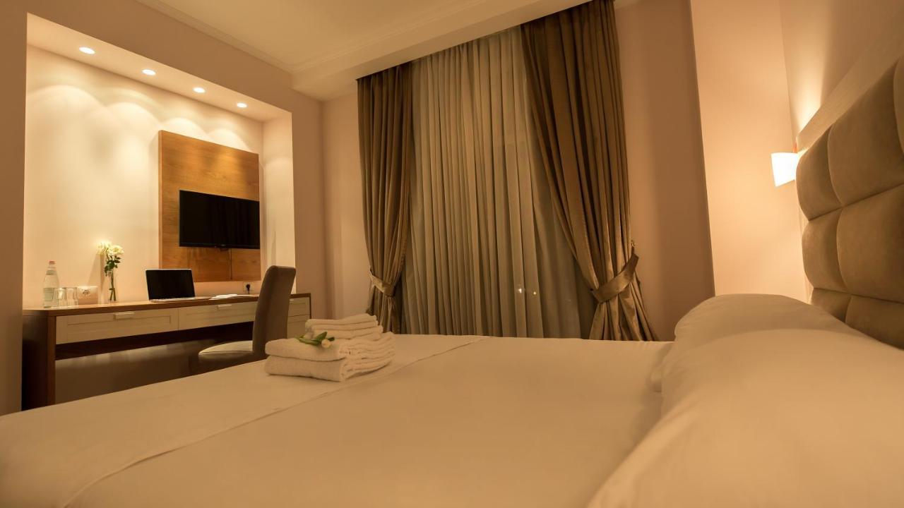 Royal Hill Hotel Vorë Zewnętrze zdjęcie