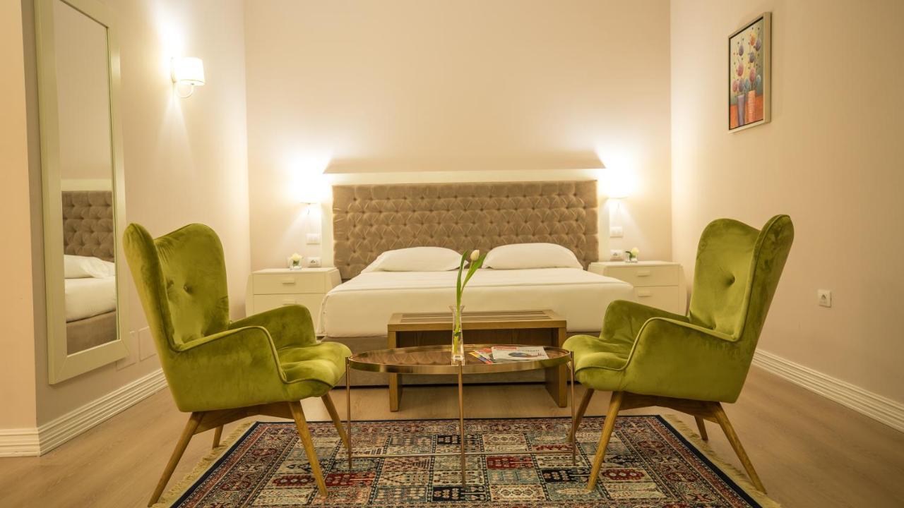 Royal Hill Hotel Vorë Zewnętrze zdjęcie